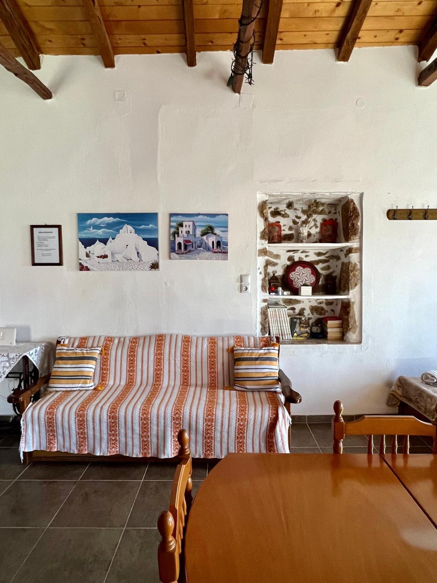 Politeika Traditional House Tiros Bagian luar foto